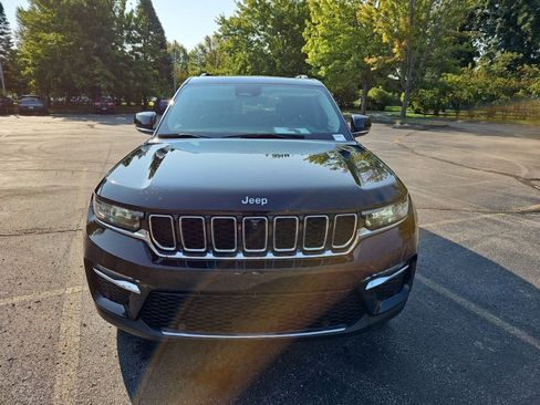 Used 2023 Jeep Grand Cherokee Limited w/ Luxury Tech Group II AWD/4WD image 9