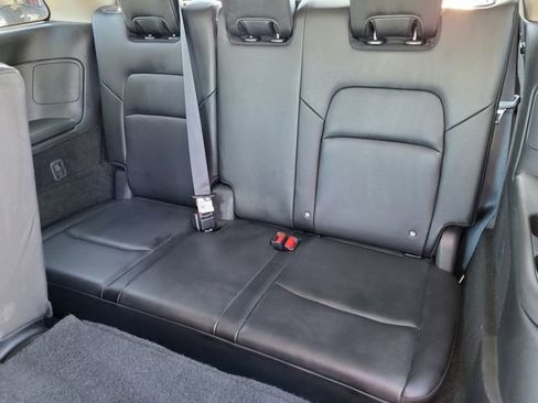 Used 2025 Nissan Pathfinder SL image 23