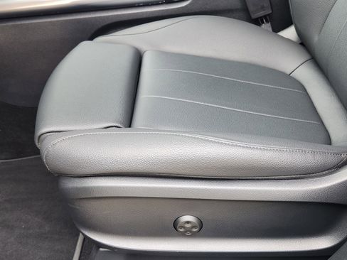 Certified 2025 Mercedes-Benz GLA 250 4MATIC image 87