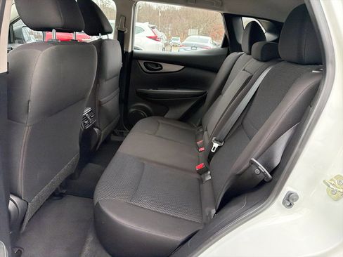 Used 2019 Nissan Rogue Sport S image 18