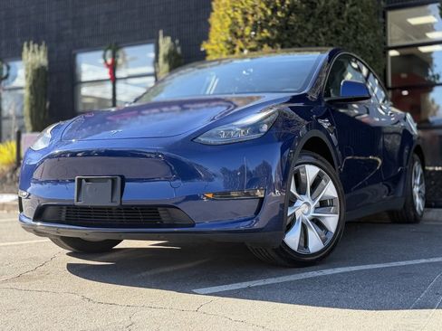 Used 2024 Tesla Model Y Long Range image 2