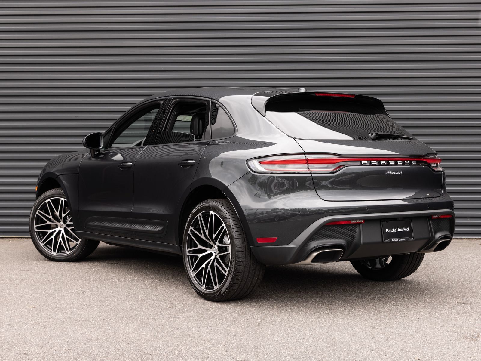 Certified 2026 Porsche Macan AWD/4WD image 3