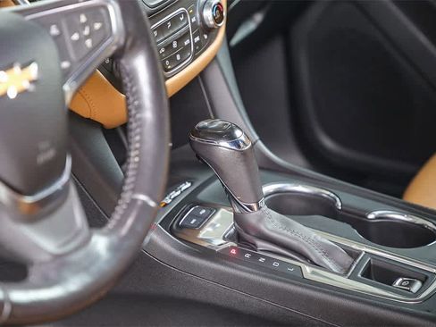 Used 2018 Chevrolet Equinox Premier image 19