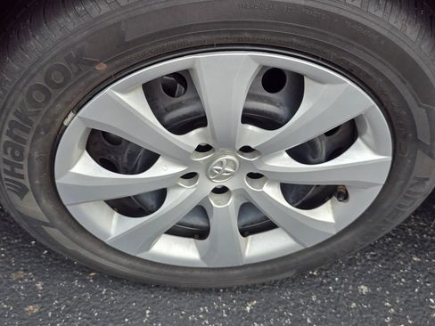 Certified 2021 Toyota Corolla LE FWD image 19