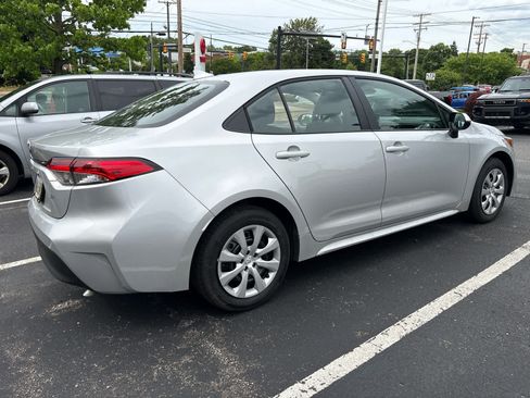 Used 2026 Toyota Corolla LE FWD image 8