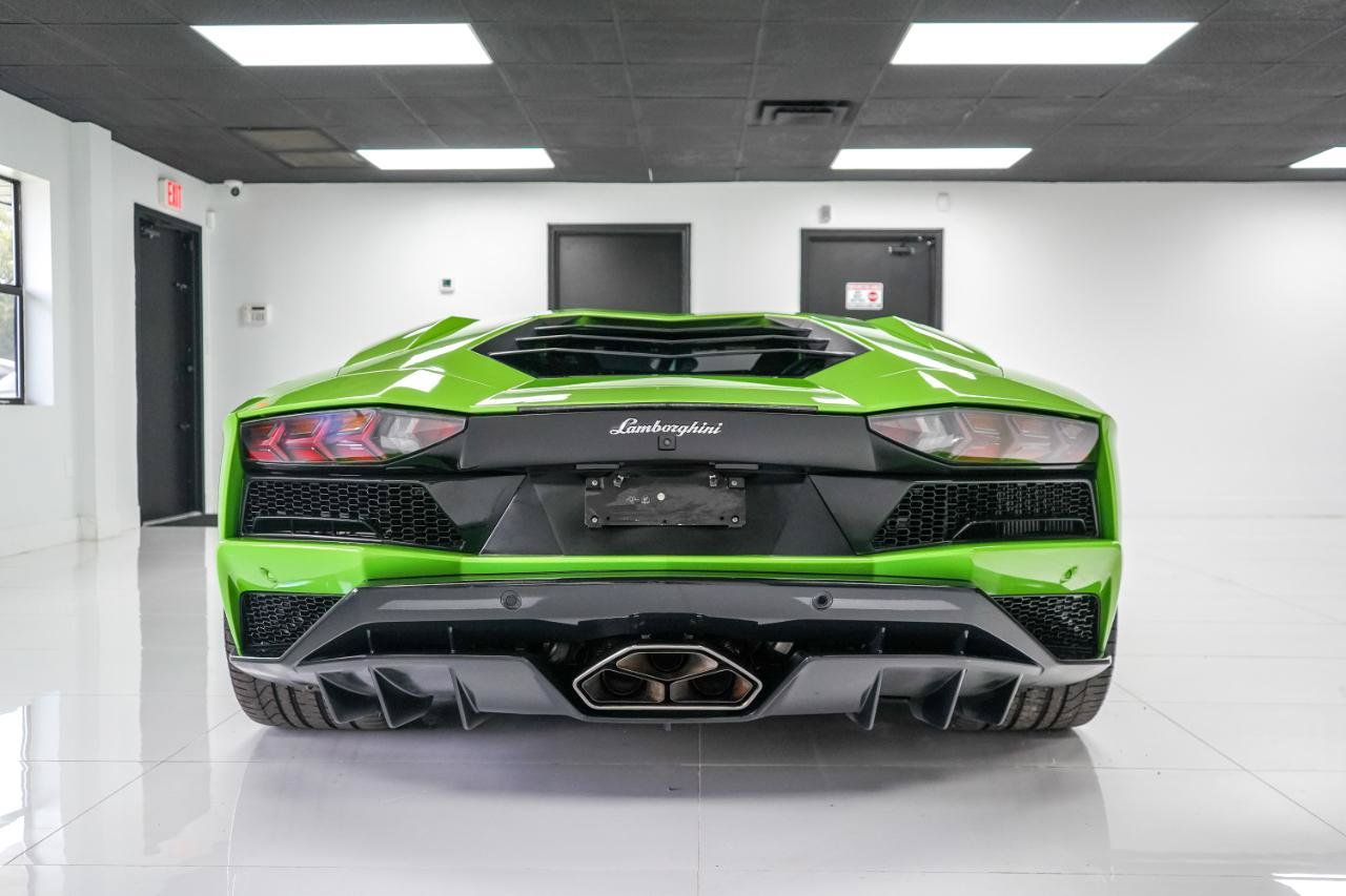 Used 2018 Lamborghini Aventador S AWD/4WD image 5