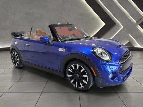 Used 2019 MINI Cooper S w/ Driver Assistance Package FWD image 2