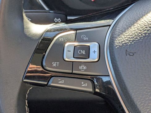 Used 2021 Volkswagen Jetta SE image 19