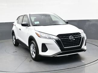 Used 2025 Nissan Kicks Play S video 1