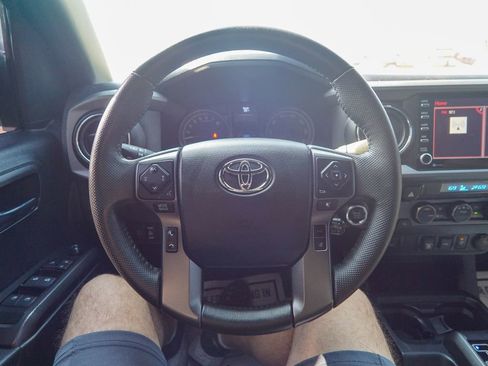 Used 2022 Toyota Tacoma TRD Off-Road image 20