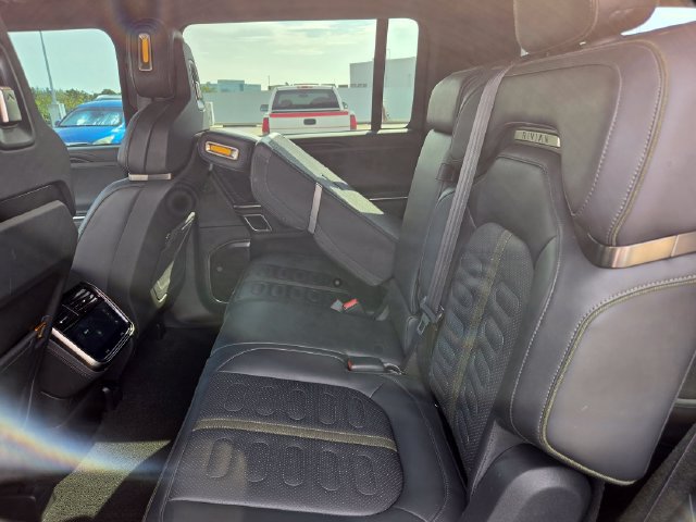 Used 2024 Rivian R1S Adventure Dual AWD/4WD image 22