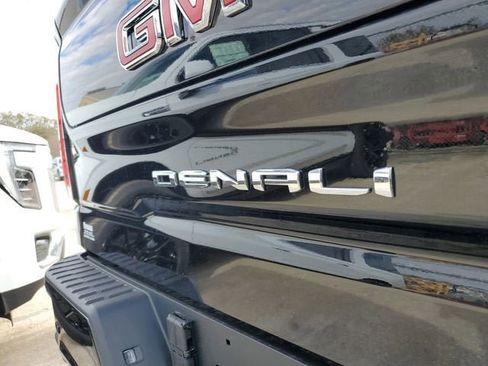 New 2026 GMC Sierra 1500 Denali w/ Denali Reserve Package AWD/4WD image 9