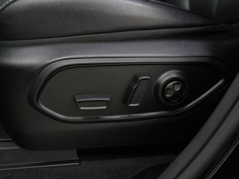 Used 2024 Jeep Grand Cherokee L Limited w/ Black Appearance Package AWD/4WD image 30