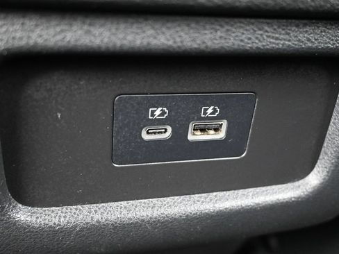Used 2025 Nissan Pathfinder SV FWD image 35