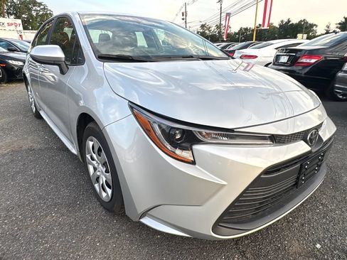 Used 2024 Toyota Corolla LE FWD image 3