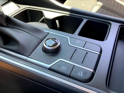 Used 2022 Kia Sorento LX image 35