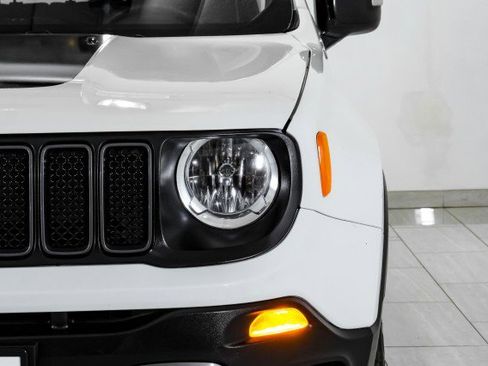 Used 2023 Jeep Renegade Trailhawk image 45
