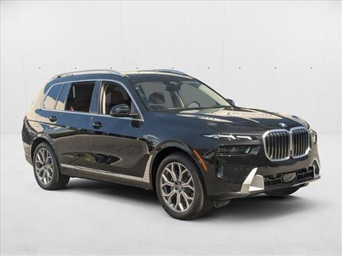 Used 2026 BMW X7 xDrive40i image 7