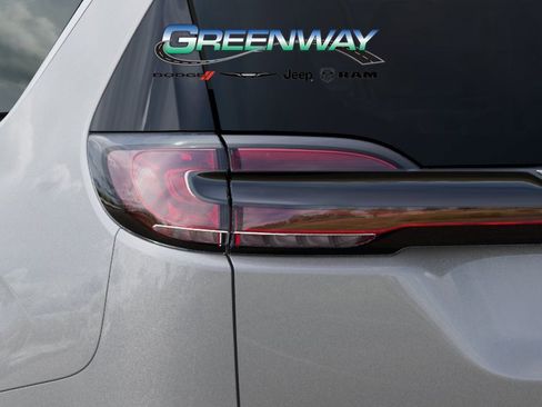 New 2026 Chrysler Pacifica Pinnacle image 9