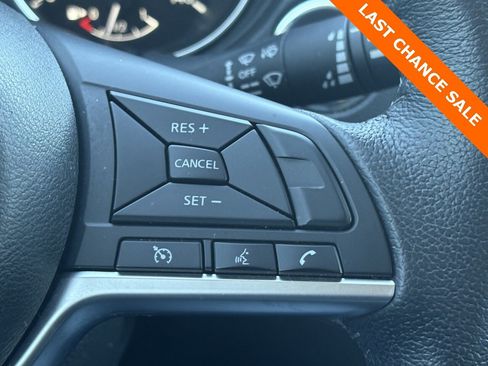 Used 2020 Nissan Rogue SV image 20