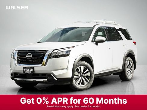 New 2025 Nissan Pathfinder SL image 1