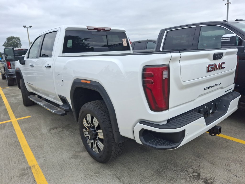 Used 2024 GMC Sierra 3500 Denali w/ Denali Reserve Package AWD/4WD image 8
