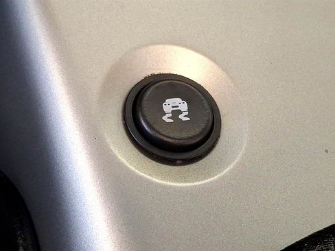 Used 2005 Chevrolet Corvette Convertible w/ Preferred Equipment Group image 28