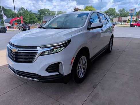 Used 2024 Chevrolet Equinox LT FWD image 3