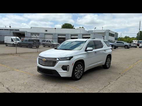 Used 2023 Chevrolet Traverse Premier w/ LPO, Floor Liner Package AWD/4WD image 2