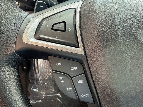 Used 2019 Ford Fusion SE FWD image 23