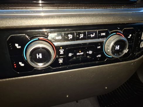 Used 2023 Chevrolet Silverado 1500 LT image 21