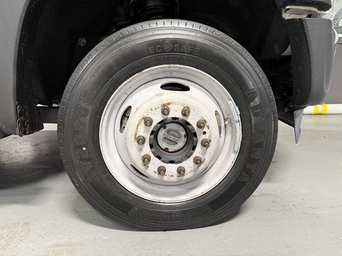 Used 2016 Ford F550 XL image 2