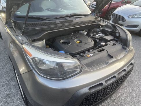 Used 2016 Kia Soul + FWD image 32