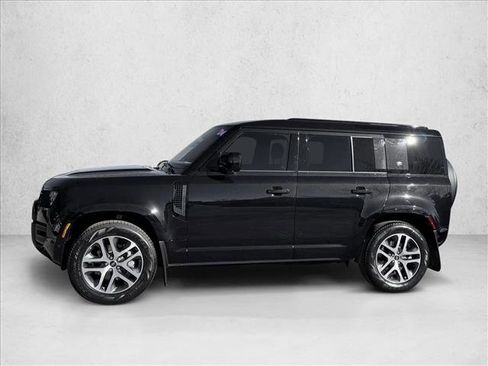 Used 2024 Land Rover Defender 110 X-Dynamic SE image 4