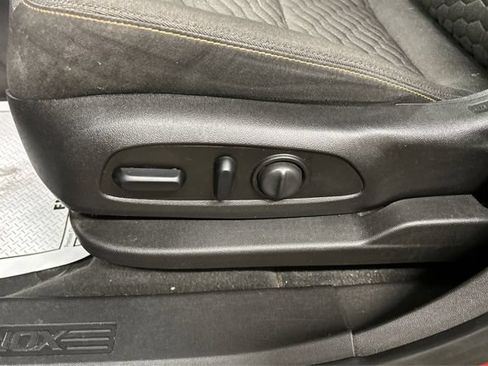 Used 2018 Chevrolet Equinox LT AWD/4WD image 19