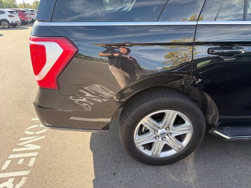 Used 2020 Ford Expedition XLT w/ Equipment Group 202A AWD/4WD image 8
