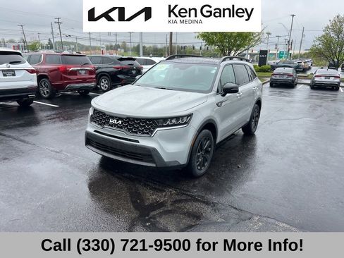 Certified 2023 Kia Sorento S w/ Panoramic Sunroof Package AWD/4WD image 3