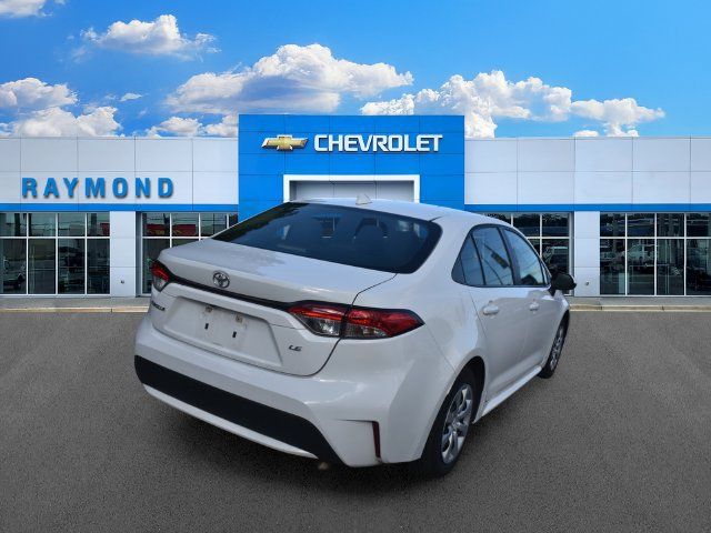Used 2022 Toyota Corolla LE FWD image 4