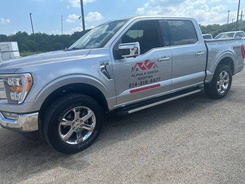 Used 2021 Ford F150 Lariat AWD/4WD image 2