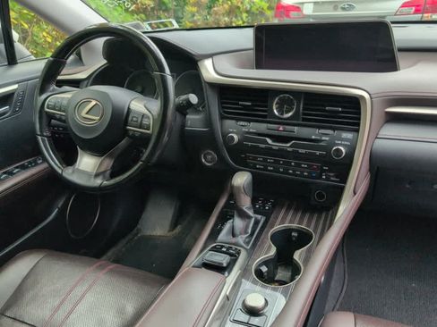 Used 2019 Lexus RX 350L Luxury w/ Accessory Package AWD/4WD image 4