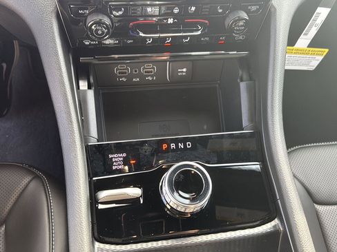 New 2025 Jeep Grand Cherokee Limited w/ Luxury Tech Group II image 21