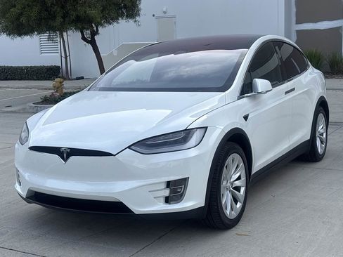 Used 2020 Tesla Model X Long Range image 7