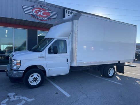 Used 2023 Ford E-350 and Econoline 350 Super Duty w/ Power Windows & Locks Group image 2