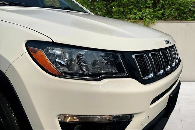 Used 2019 Jeep Compass Latitude w/ Cold Weather Group AWD/4WD image 31