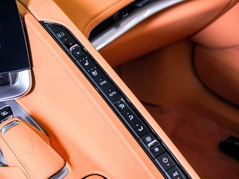 Used 2022 Chevrolet Corvette Stingray Premium Conv w/ Z51 Performance Package image 29