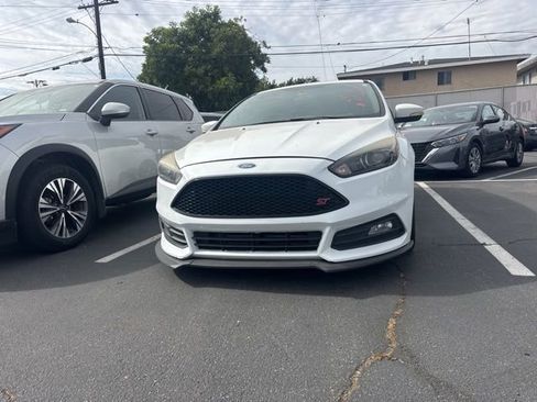Used 2018 Ford Focus ST w/ Equipment Group 401A FWD image 1