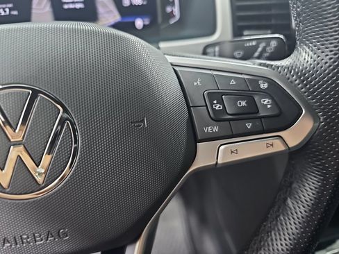 Used 2022 Volkswagen Atlas Cross Sport SEL R-Line AWD/4WD image 20