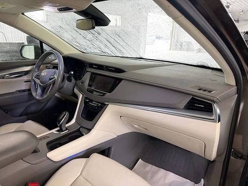 Used 2019 Cadillac XT5 Luxury w/ Trailering Package AWD/4WD image 12