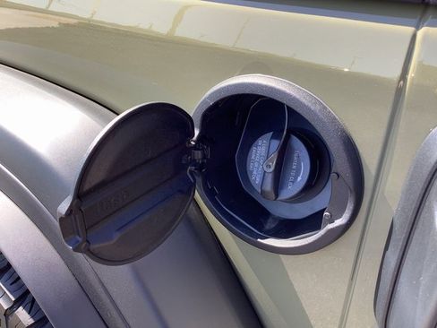 New 2025 Jeep Wrangler Rubicon w/ XTREMEE 35" Tire Package image 21