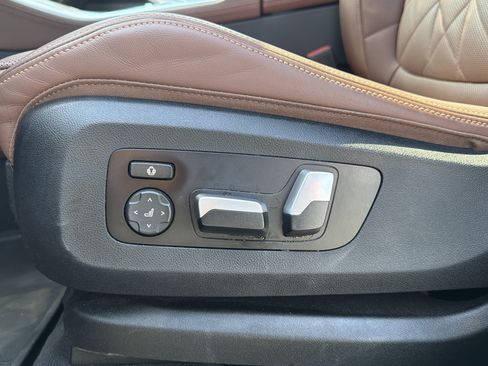 Used 2025 BMW X5 sDrive40i w/ M Sport Package RWD image 17